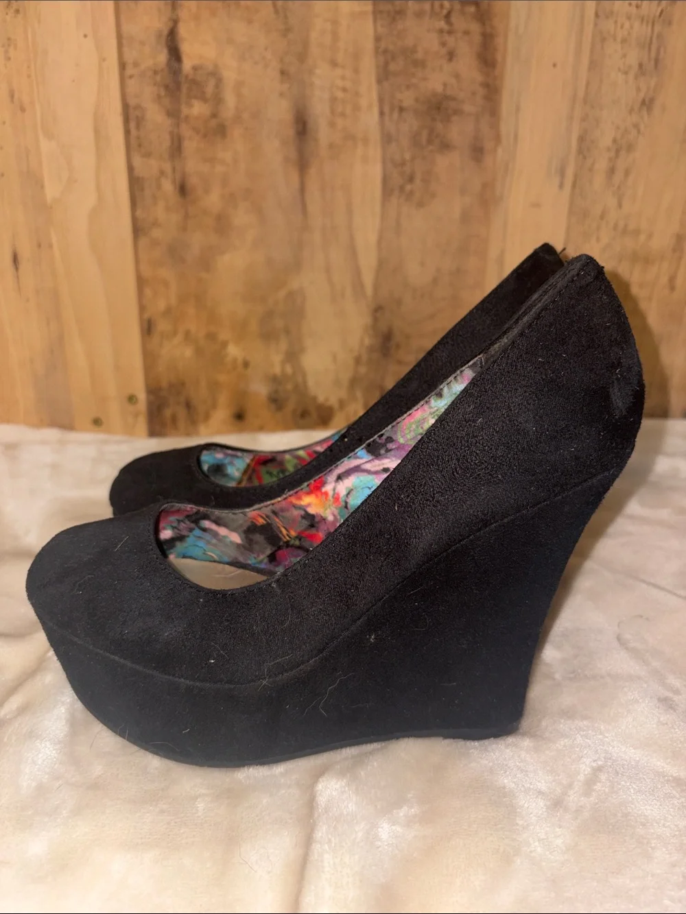 #130 Madden Girl Black Suede Platform Pumps